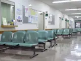 病院の待合椅子